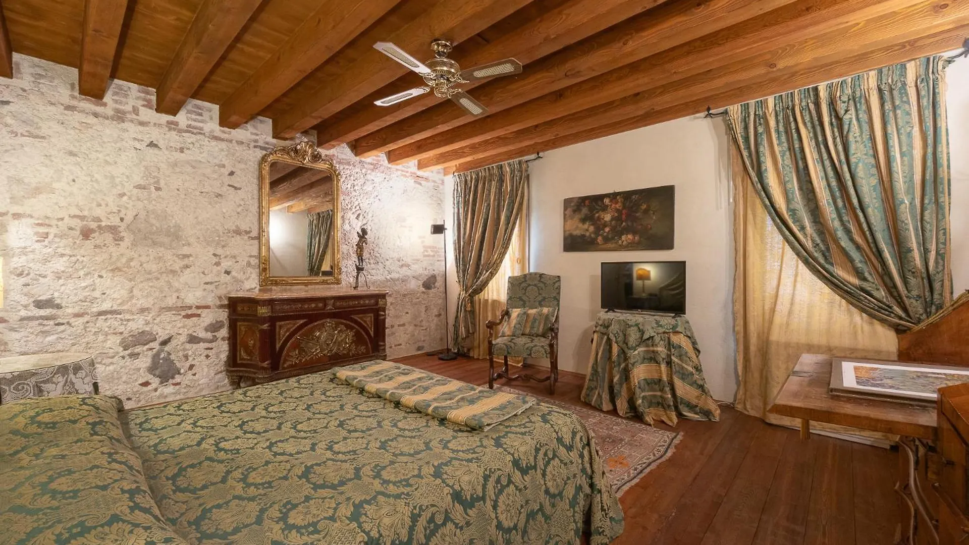 Locanda La Corte Dei Galli Carre Italia