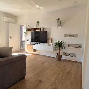 Casa 104 , Milano Italia
